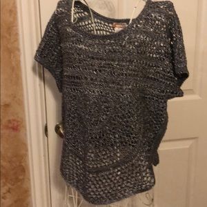 Women’s knit shirt
